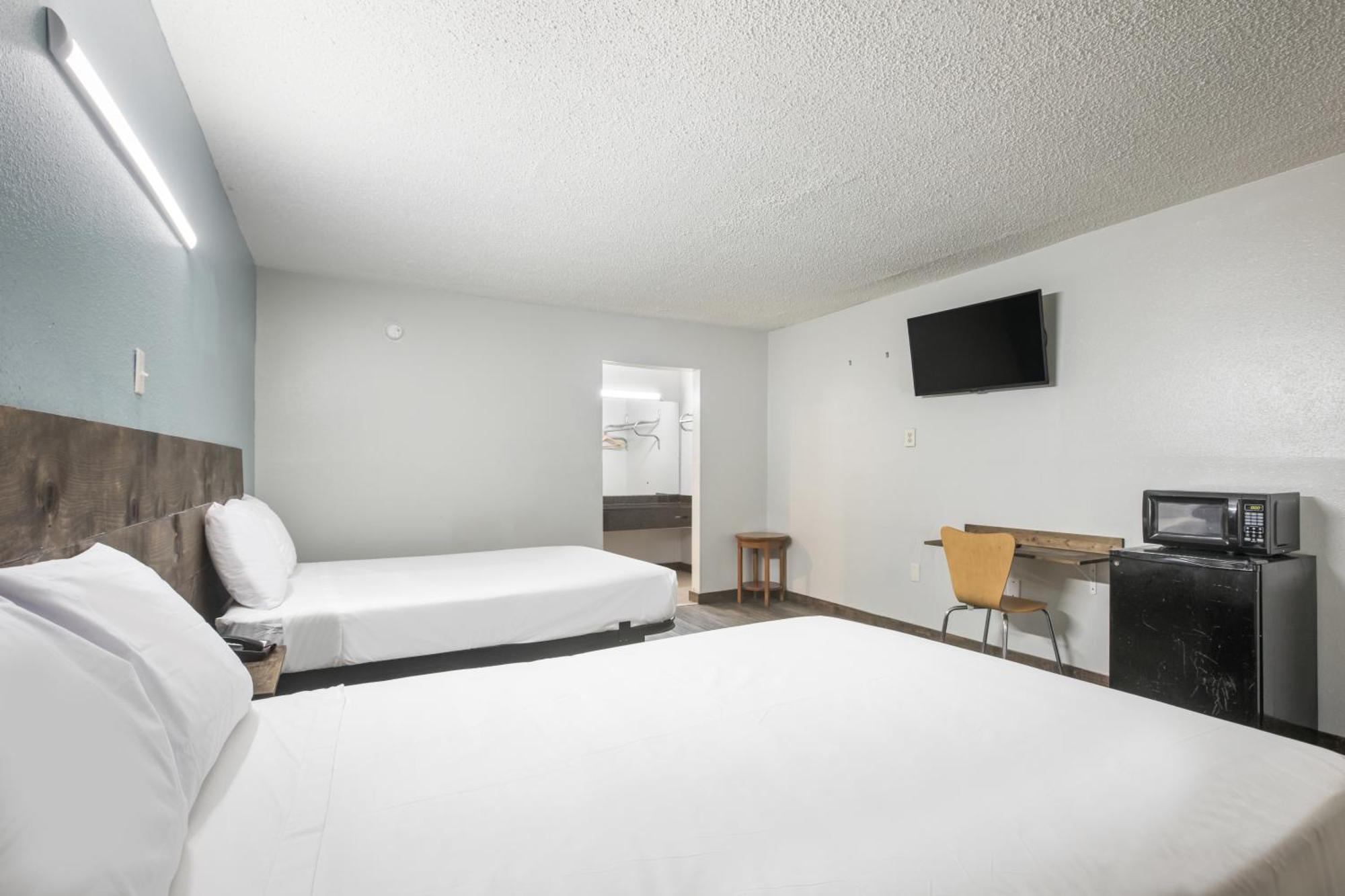 Americas Best Value Inn Stockbridge Rom bilde