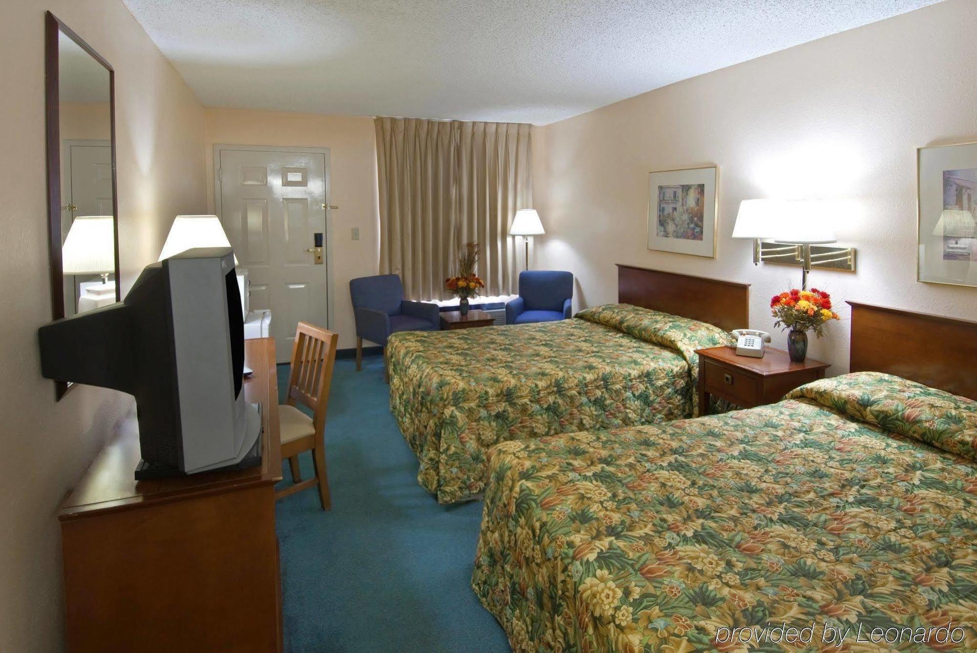 Americas Best Value Inn Stockbridge Rom bilde